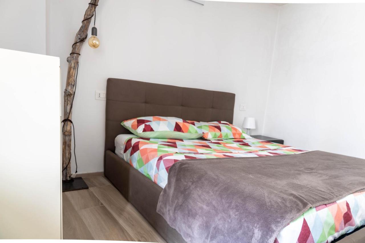 Smiley House Villa Сан Феличе дел Бенако Екстериор снимка
